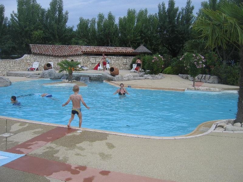Pool auf dem Campingplatz Ardechois